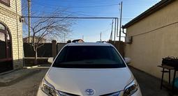 Toyota Sienna 2017 годаfor18 600 000 тг. в Атырау