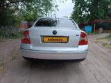 Volkswagen Passat 2004 годаүшін1 750 000 тг. в Караганда – фото 5