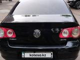 Volkswagen Passat 2007 года за 4 000 000 тг. в Алматы – фото 4