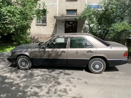 Mercedes-Benz E 260 1989 года за 1 050 000 тг. в Шу – фото 4