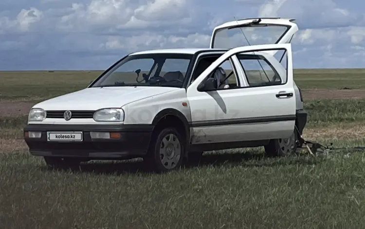 Volkswagen Golf 1995 годаүшін1 500 000 тг. в Астана