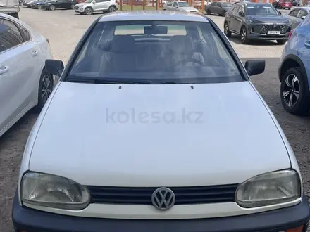 Volkswagen Golf 1995 года за 1 500 000 тг. в Астана – фото 4