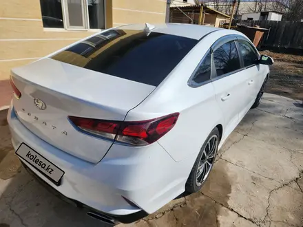 Hyundai Sonata 2019 года за 7 300 000 тг. в Шымкент – фото 3