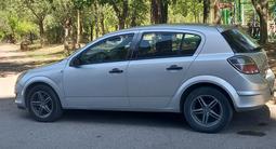 Opel Astra 2009 года за 2 700 000 тг. в Караганда – фото 2