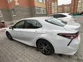 Toyota Camry 2022 года за 14 600 000 тг. в Актобе