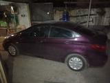 Hyundai Solaris 2011 годаүшін3 900 000 тг. в Семей – фото 2