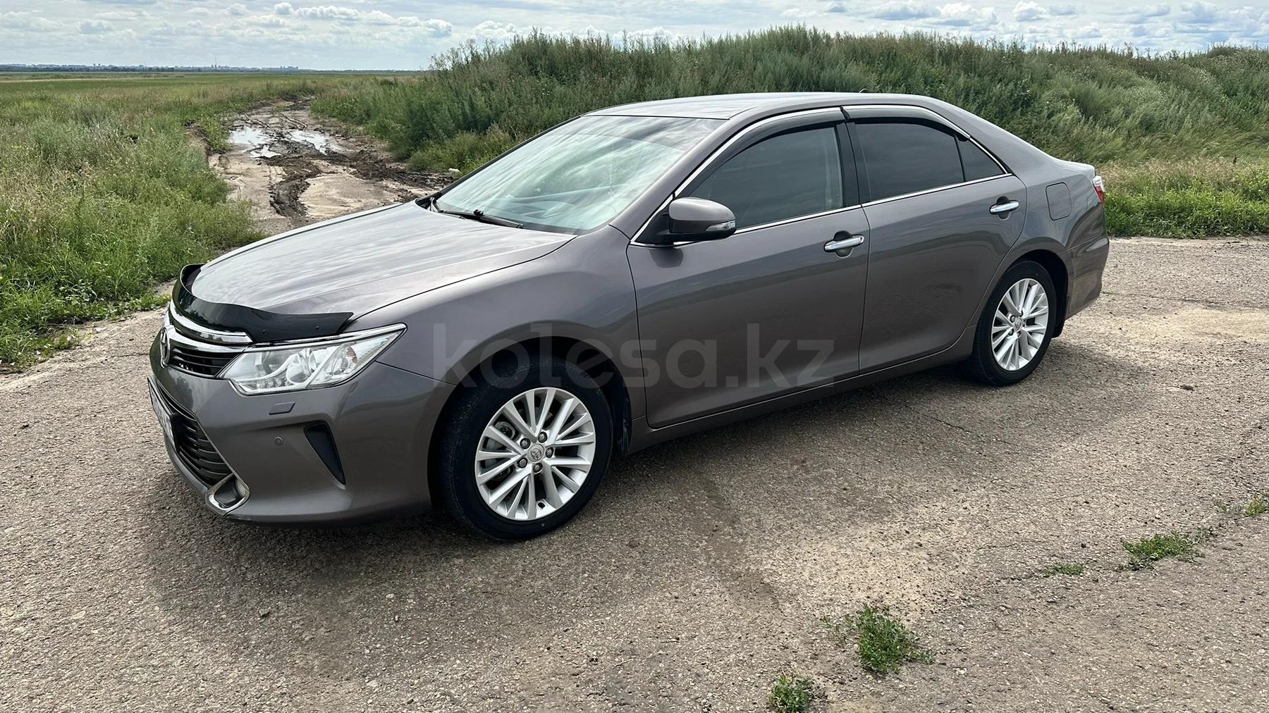 Toyota Camry 2015 г.