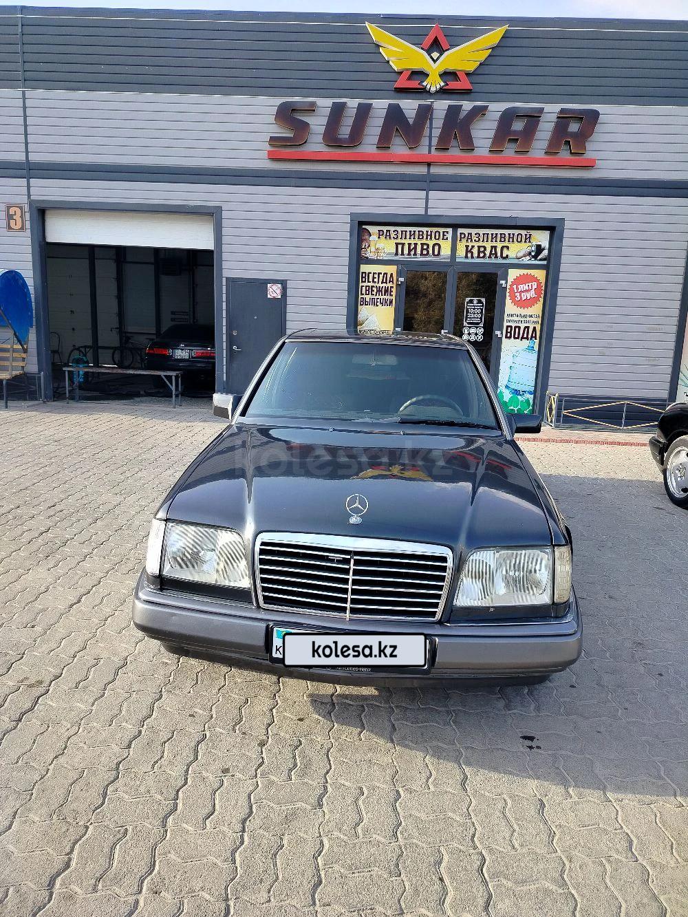 Mercedes-Benz E 280 1992 г.