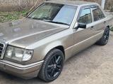 Mercedes-Benz E 230 1991 года за 1 700 000 тг. в Караганда