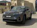 Toyota Highlander 2018 года за 10 400 000 тг. в Актау