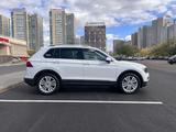Volkswagen Tiguan 2017 года за 9 900 000 тг. в Алматы – фото 4