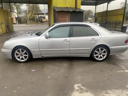 Mercedes-Benz E 280 2001 года за 4 500 000 тг. в Алматы – фото 2