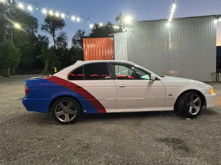 BMW 528 1997 года за 2 800 000 тг. в Алматы – фото 4