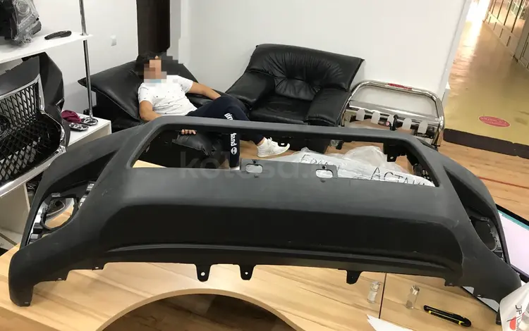 Бампер передний для Toyota Hilux 17 — (4WD) за 40 000 тг. в Астана