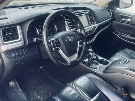Toyota Highlander 2016 года за 17 300 000 тг. в Астана