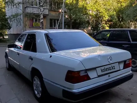 Mercedes-Benz E 230 1991 года за 2 800 000 тг. в Усть-Каменогорск – фото 5