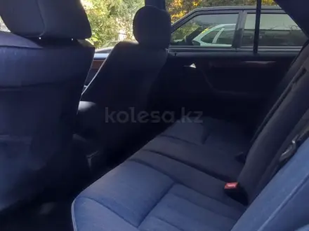 Mercedes-Benz E 230 1991 года за 2 800 000 тг. в Усть-Каменогорск – фото 8