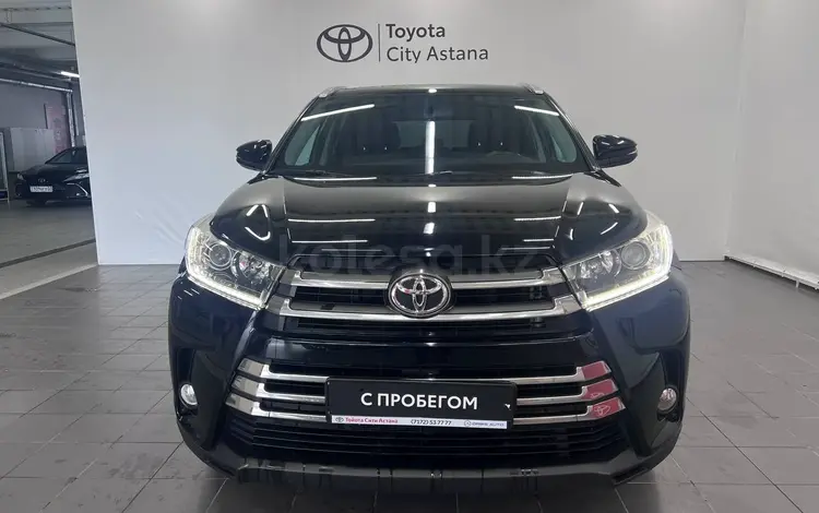 Toyota Highlander 2018 года за 19 650 000 тг. в Астана