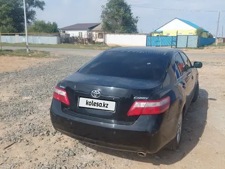 Toyota Camry 2007 годаүшін4 500 000 тг. в Атырау – фото 2