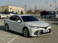 Toyota Camry 2019 года за 14 500 000 тг. в Астана – фото 2