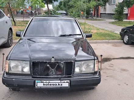 Mercedes-Benz E 230 1990 года за 850 000 тг. в Алматы – фото 3