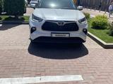 Toyota Highlander 2023 года за 35 000 000 тг. в Алматы