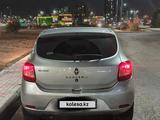 Renault Sandero 2015 годаүшін3 400 000 тг. в Астана – фото 2