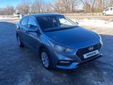 Hyundai Solaris 2018 года за 4 900 000 тг. в Уральск – фото 2