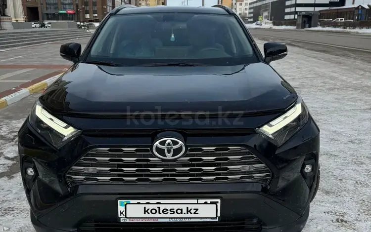 Toyota RAV4 2023 годаfor19 200 000 тг. в Петропавловск