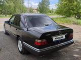 Mercedes-Benz E 280 1993 года за 2 750 000 тг. в Петропавловск – фото 4