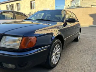 Audi 100