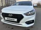 Hyundai Solaris 2019 годаүшін4 999 999 тг. в Караганда – фото 2