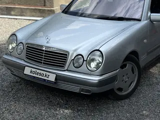 Mercedes-Benz E 280