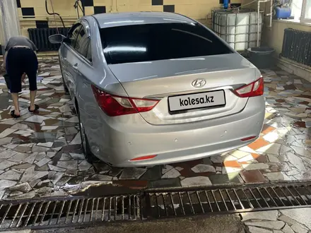 Hyundai Sonata 2011 года за 3 600 000 тг. в Астана – фото 4