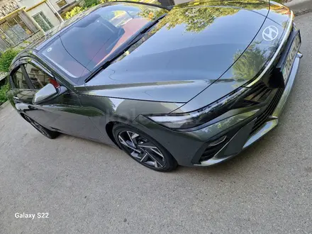 Hyundai Elantra 2023 года за 6 700 000 тг. в Алматы – фото 3