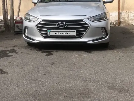 Hyundai Elantra 2017 года за 7 300 000 тг. в Астана – фото 2