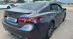Toyota Camry 2021 года за 10 882 250 тг. в Алматы – фото 3
