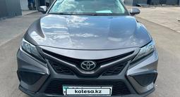 Toyota Camry 2021 года за 10 882 250 тг. в Алматы – фото 2