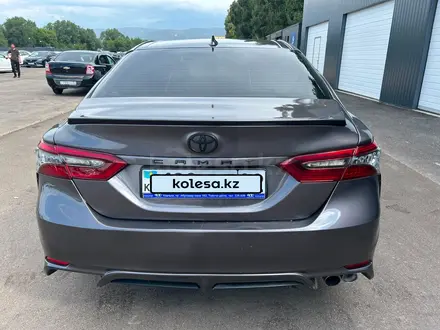 Toyota Camry 2021 года за 10 882 250 тг. в Алматы – фото 4