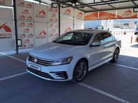 Volkswagen Passat 2018 года за 5 300 000 тг. в Алматы