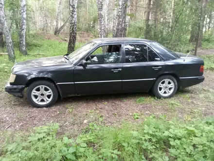 Mercedes-Benz E 200 1990 года за 1 200 000 тг. в Петропавловск – фото 10