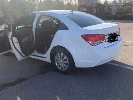 Chevrolet Cruze 2013 года за 3 500 000 тг. в Алматы – фото 2