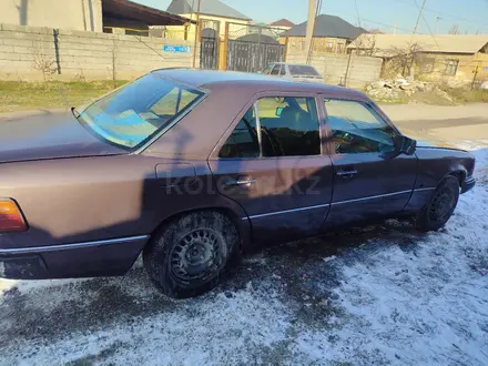 Mercedes-Benz E 200 1990 года за 650 000 тг. в Шымкент – фото 3