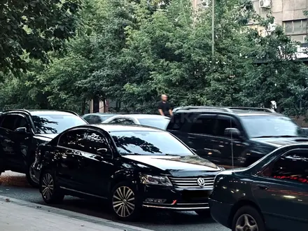 Volkswagen Passat 2013 года за 5 500 000 тг. в Алматы – фото 4