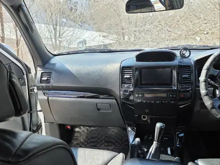 Toyota Land Cruiser Prado 2005 года за 10 500 000 тг. в Алматы – фото 9