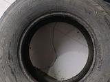 Шины а/т 4 штуки 5 балон лысы на запаску за 80 000 тг. в Семей – фото 5