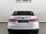 Toyota Camry 2021 года за 15 650 000 тг. в Астана – фото 4