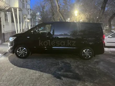 Hyundai Starex 2018 года за 13 000 000 тг. в Астана – фото 2