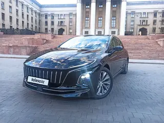 Hongqi E-QM5