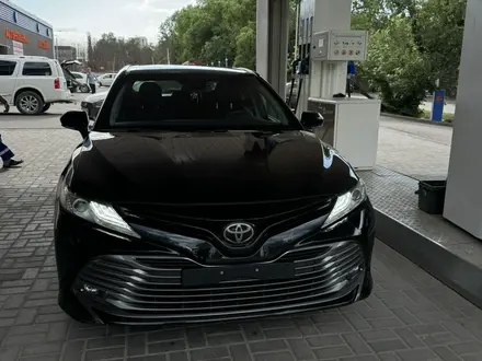 Toyota Camry 2018 года за 13 850 000 тг. в Алматы – фото 5